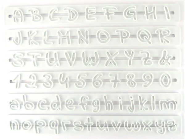 Buchstaben- und Zahlen Ausstecher Indie Flower