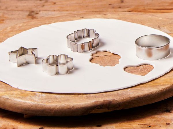 Ausgerollte Rollfondant-Decke Weiß Durchmesser 36cm 430g